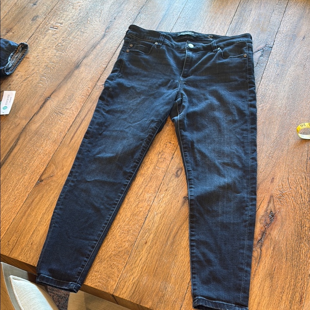 Liverpool Ankle Skinny Jeans
